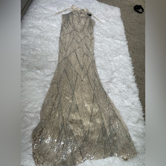 Halter neck sequin mermaid evening dress - Picture 6 of 7